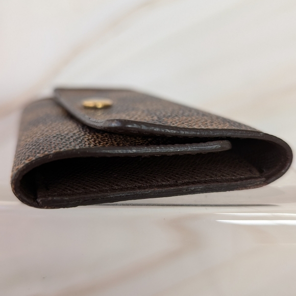 Louis Vuitton Damier Ebene 6 Key Holder - Picture 8 of 13
